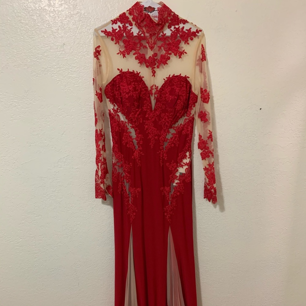Elegant Red Lace Illusion Evening Dress